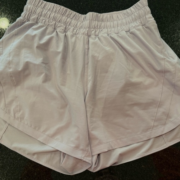Lululemon Track That High Rise Short 5” Lavender Dew 10 Like New - Picture 3 of 3